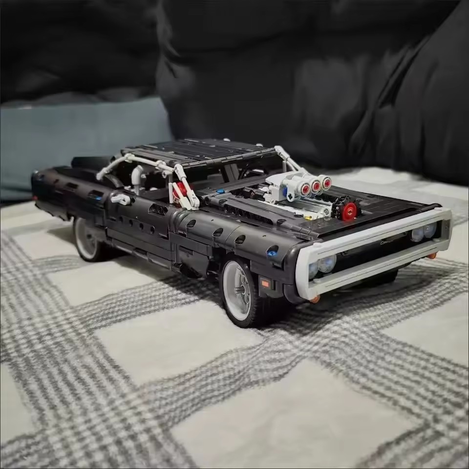 1077 Parça Teknik Araba Dodge  - Model Kit Dodge Charger incelemesi ve fiyatı
